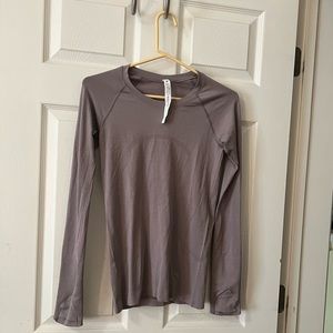 Lululemon workout top size 4